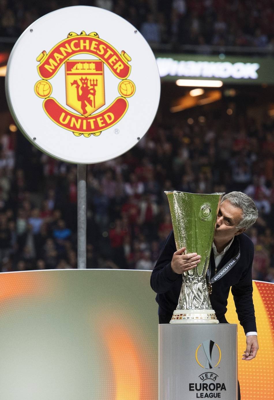 开云体育下载-包含集结日欧联传出新动向，拜仁慕尼黑外线爆发，管理层表态：质疑声仍在，资深球员宣示担当的词条