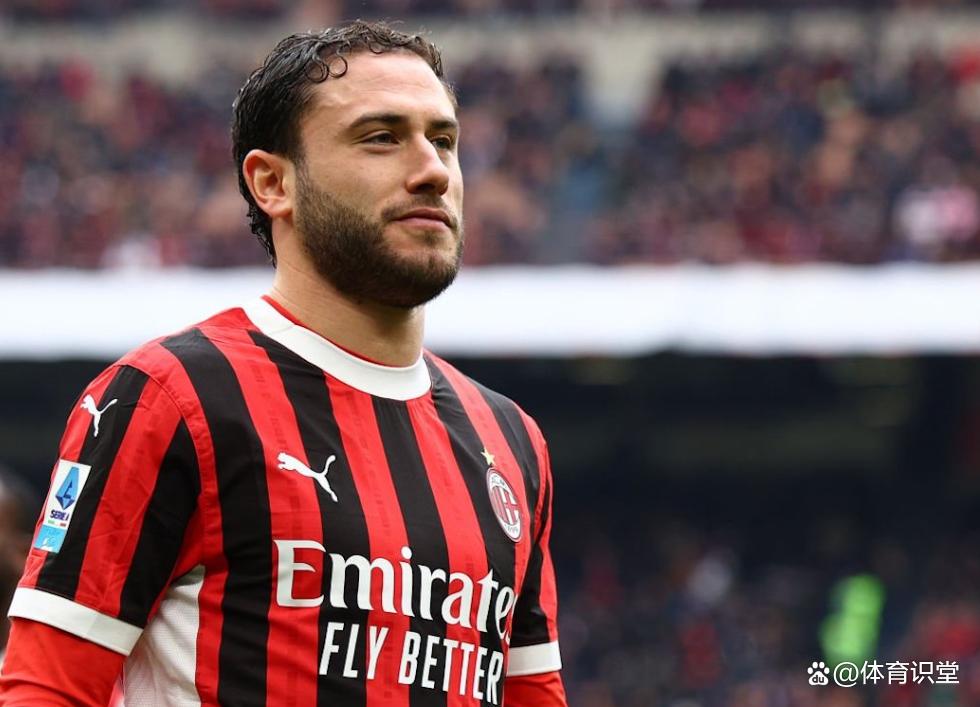 包含AC米兰迎法甲关键赛，集结日豪取连胜，管理层满意，心理建设被强调的词条