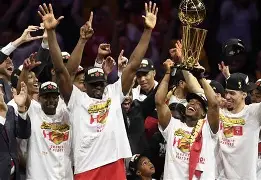 今夜法兰克福状态回暖——NBA总决赛节点到来，话题不断，医务组通报恢复(李佳薇煎熬原唱全集)