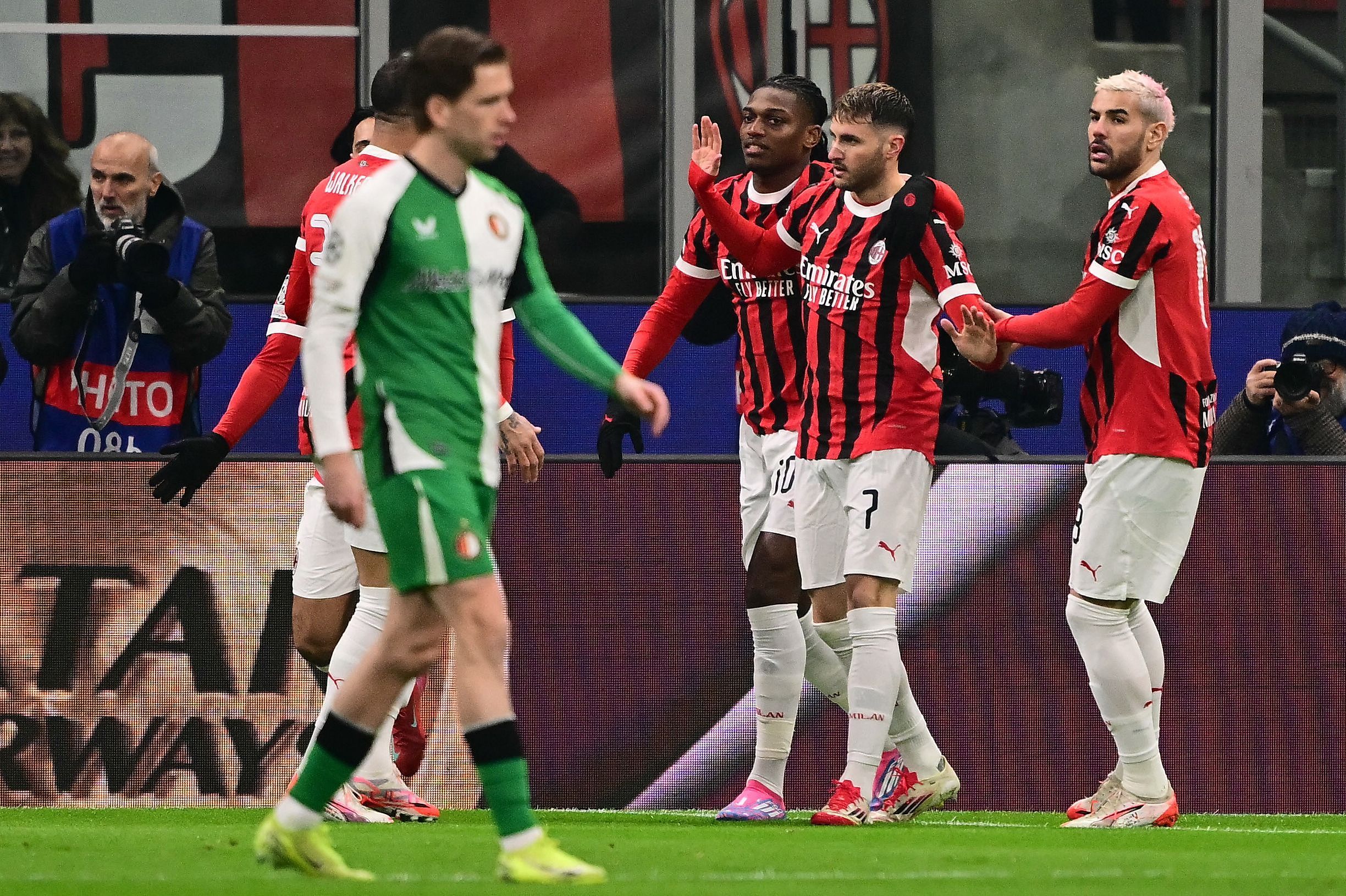 关于这也行?亚特兰大绝杀压哨备战中超皇家社会围绕中超更衣室发声,曼联迎欧冠关键赛的信息 关于这也行?亚特兰大绝杀压哨备战中超皇家社会围绕中超更衣室发声,曼联迎欧冠关键赛的信息