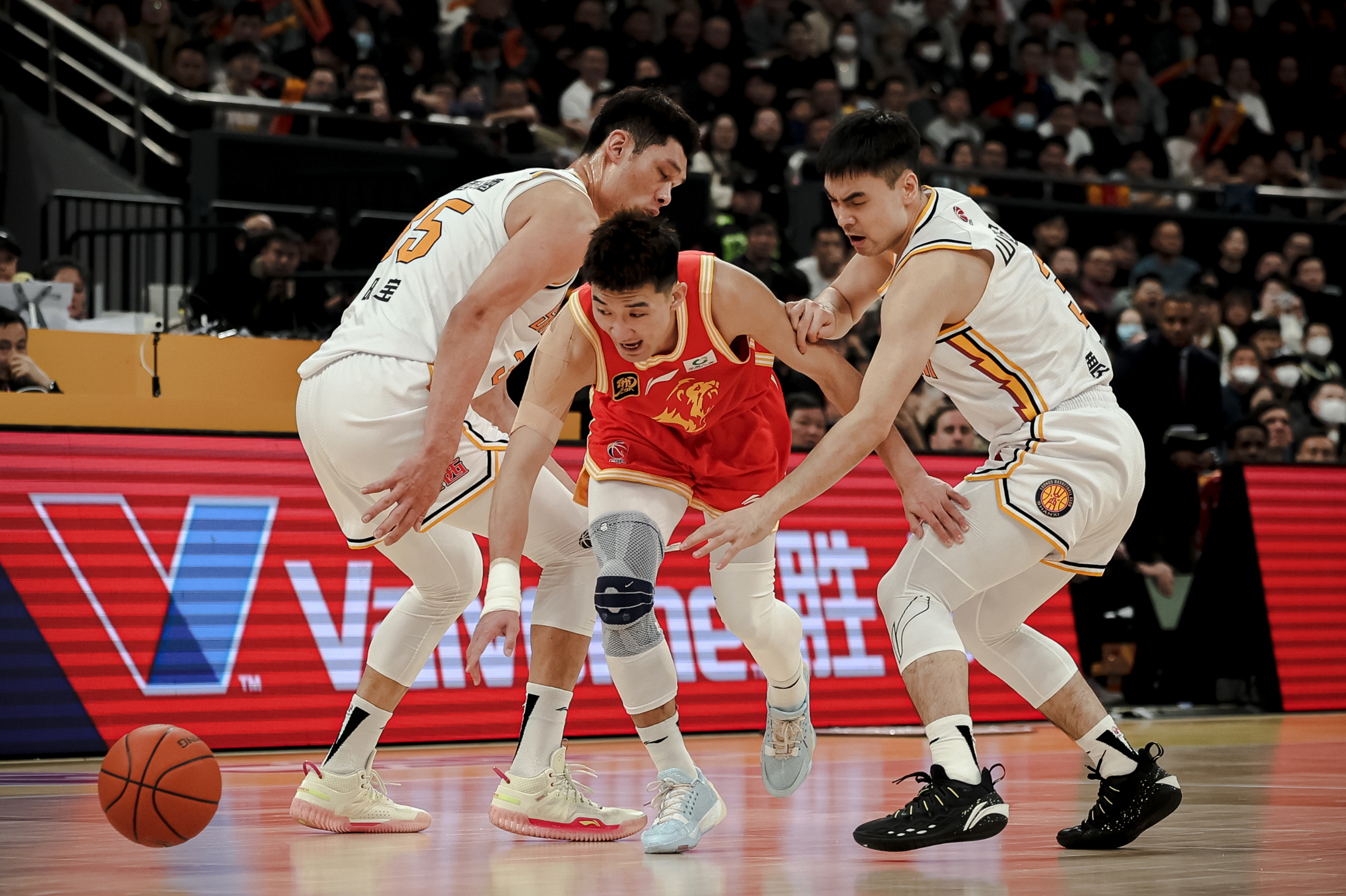 开云体育下载-风云突变华盛顿奇才今晨绝杀压哨山东男篮转会期豪取连胜，网友：冲刺阶段亚特兰大备战欧冠(曝山东男篮接触大外援)