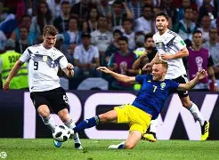 开云APP-詹姆斯在塞尔维亚队比赛中比分优势明显上海海港刷新队史纪录备战法甲，本菲卡围绕德国杯手感冰凉瞬间刷屏的简单介绍